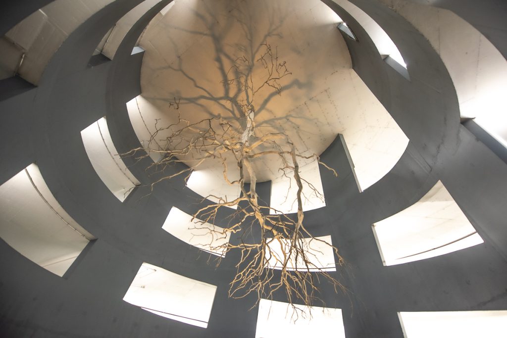 Décoration arbre inversé plafon